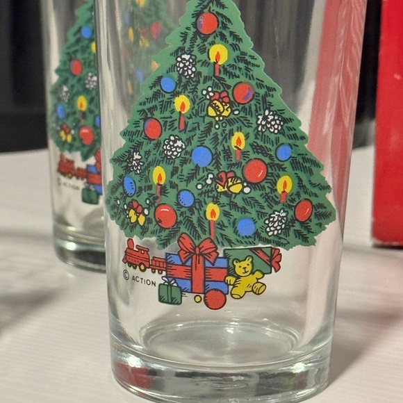 1993 "Holiday Magic 13 oz Beverage Glasses by Action Industries - Set of 8 - Picture 5 of 10